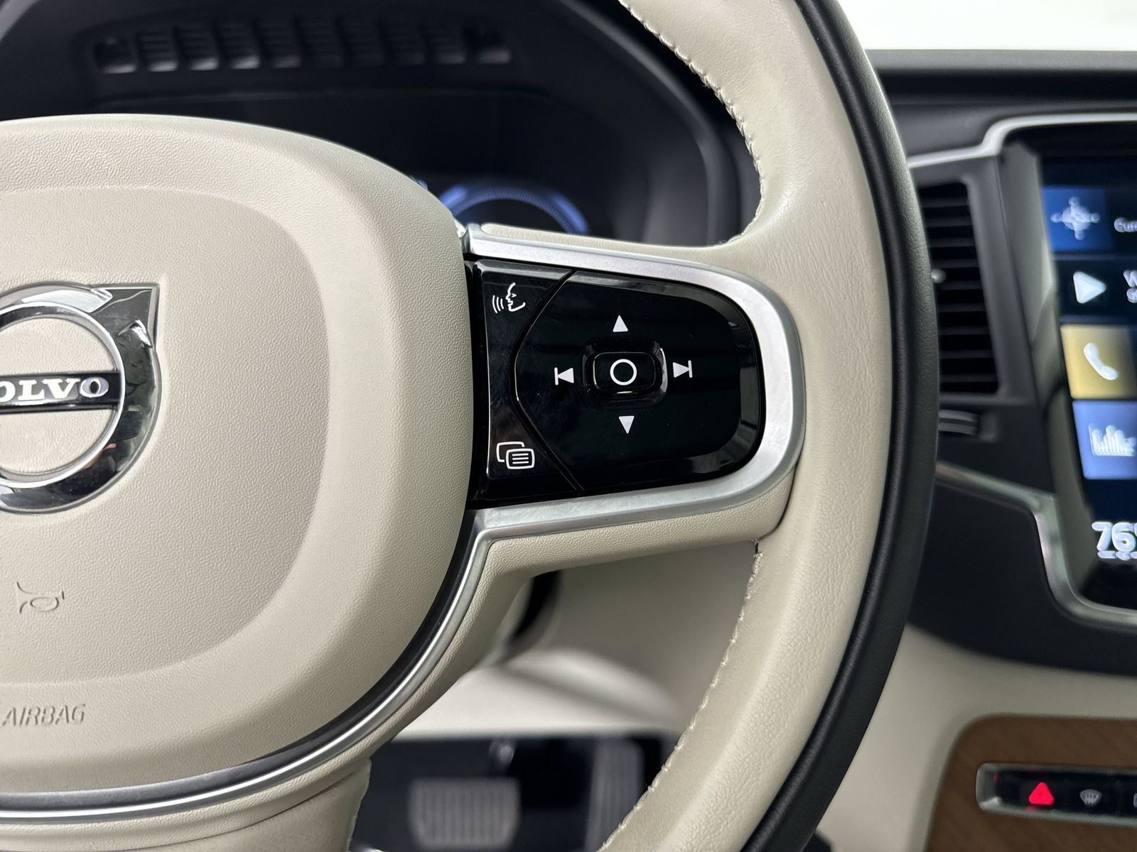 2021 Volvo XC90 Recharge Plug-In Hybrid T8 Inscription Expression 7 Passenger