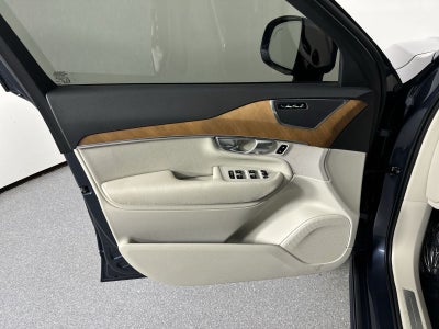 2021 Volvo XC90 Recharge Plug-In Hybrid T8 Inscription Expression 7 Passenger