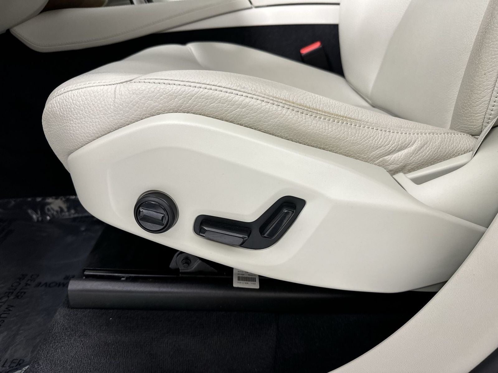 2021 Volvo XC90 Recharge Plug-In Hybrid T8 Inscription Expression 7 Passenger