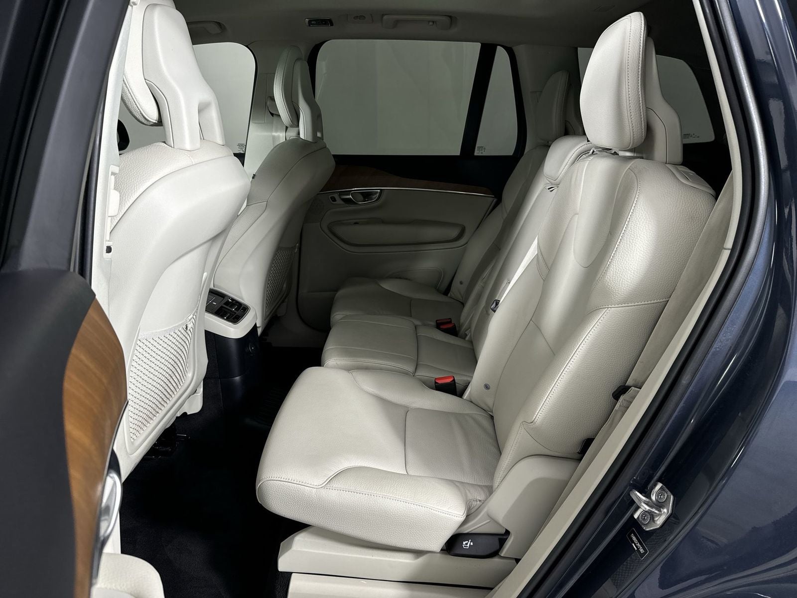 2021 Volvo XC90 Recharge Plug-In Hybrid T8 Inscription Expression 7 Passenger