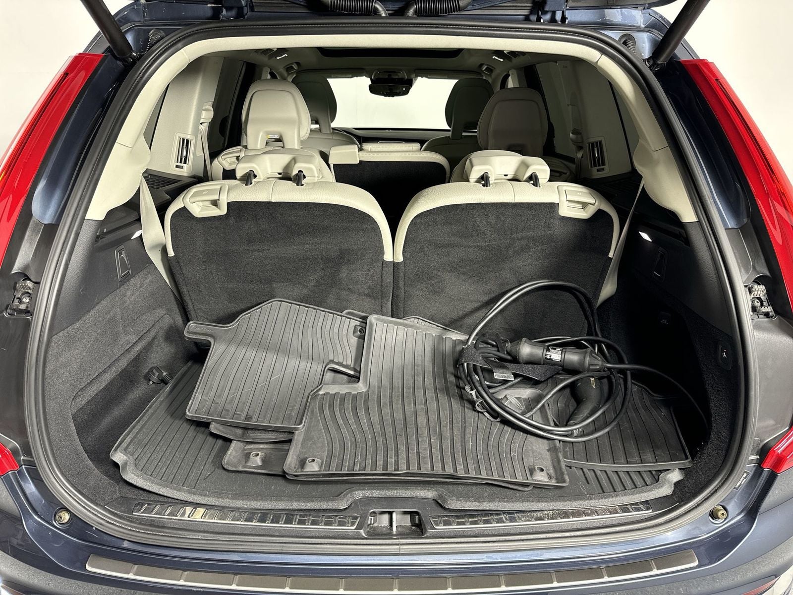 2021 Volvo XC90 Recharge Plug-In Hybrid T8 Inscription Expression 7 Passenger