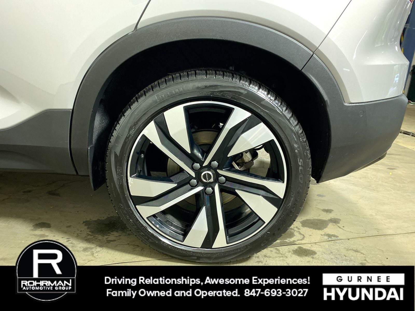 2025 Volvo XC40 B5 Plus Dark Theme