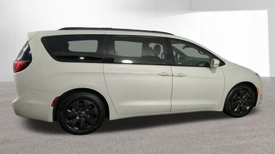 2020 Chrysler Pacifica Hybrid Limited