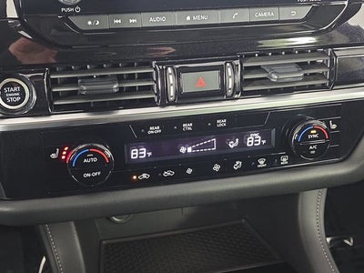 2024 Nissan Pathfinder SV