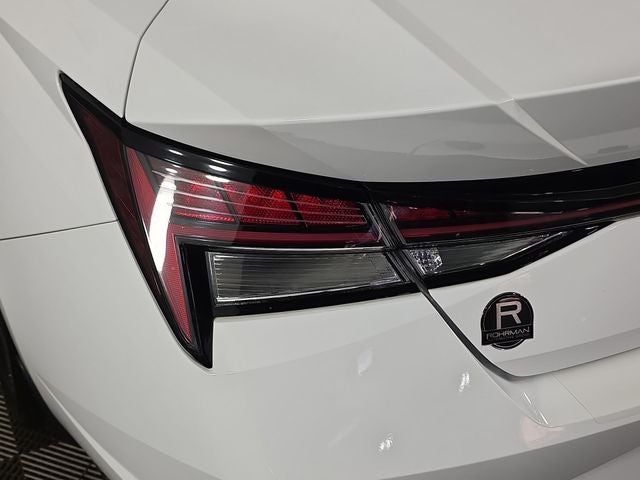 2022 Hyundai Elantra Hybrid Limited