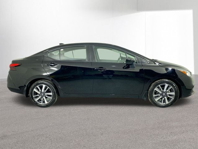 2022 Nissan Versa 1.6 SV
