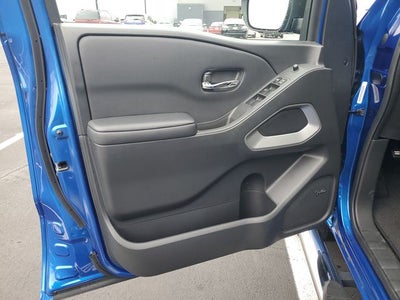 2025 Nissan Frontier SL