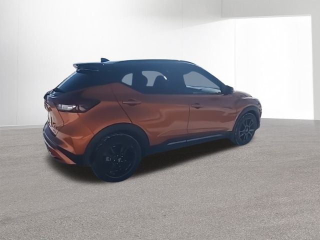 2022 Nissan Kicks SR