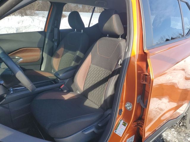 2022 Nissan Kicks SR