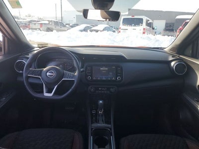 2022 Nissan Kicks SR