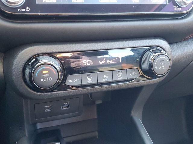 2022 Nissan Kicks SR