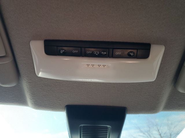 2022 Nissan Kicks SR