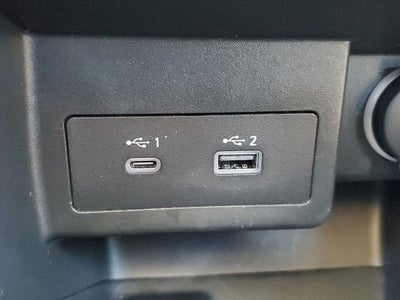 2022 Nissan Kicks SR