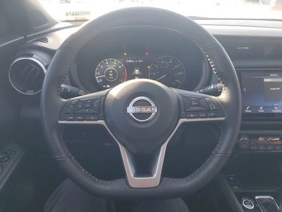 2022 Nissan Kicks SR