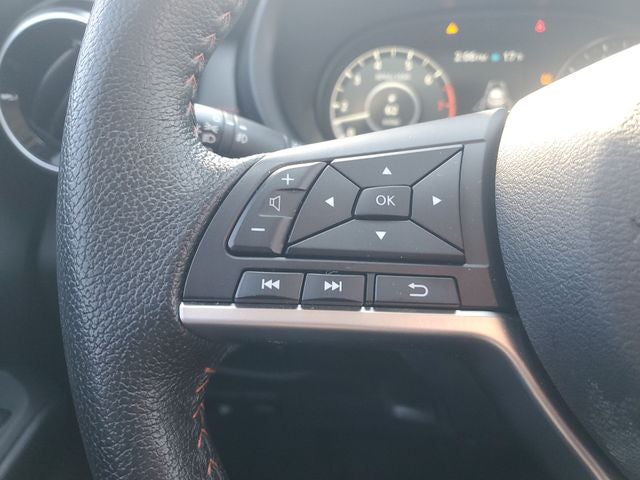 2022 Nissan Kicks SR