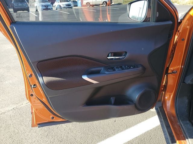 2022 Nissan Kicks SR