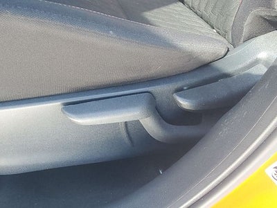 2022 Nissan Kicks SR