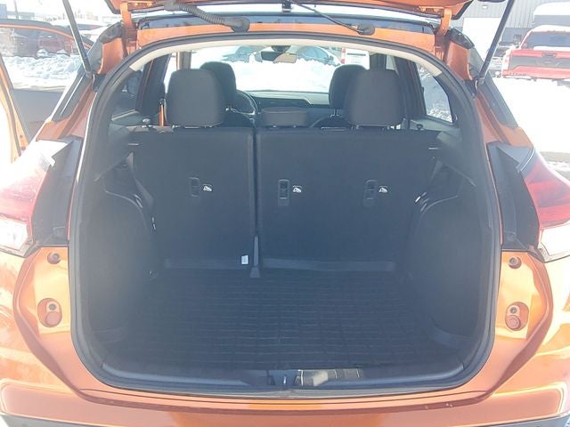 2022 Nissan Kicks SR