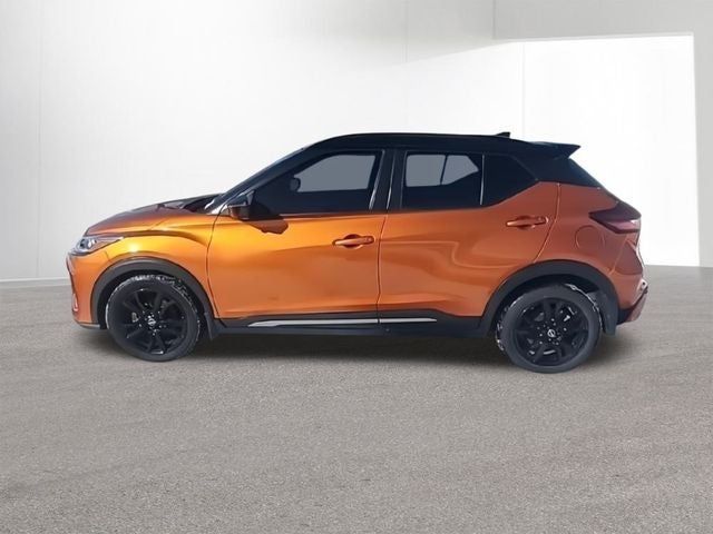 2022 Nissan Kicks SR