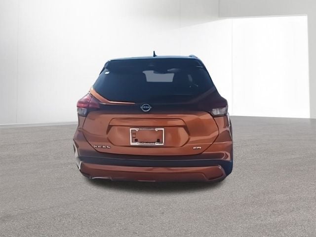 2022 Nissan Kicks SR