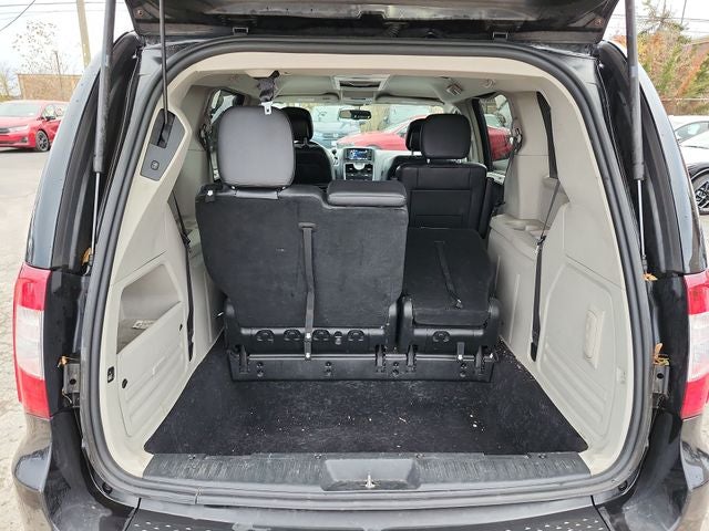 2013 Chrysler Town & Country Touring