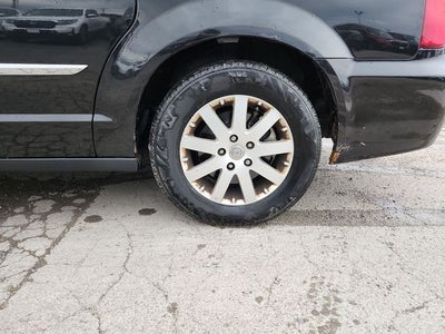 2013 Chrysler Town & Country Touring