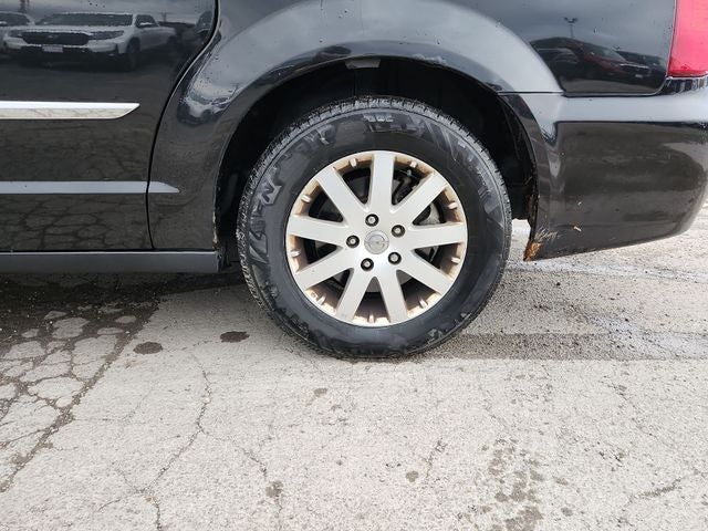 2013 Chrysler Town & Country Touring